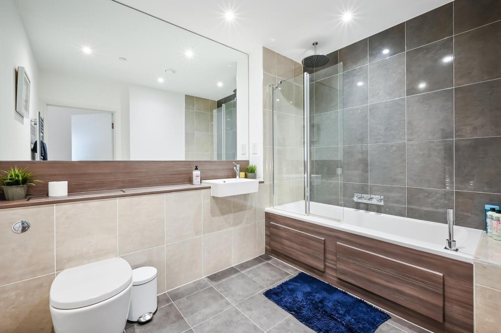 Central Luxury 2 Bed Apartment Londra Esterno foto